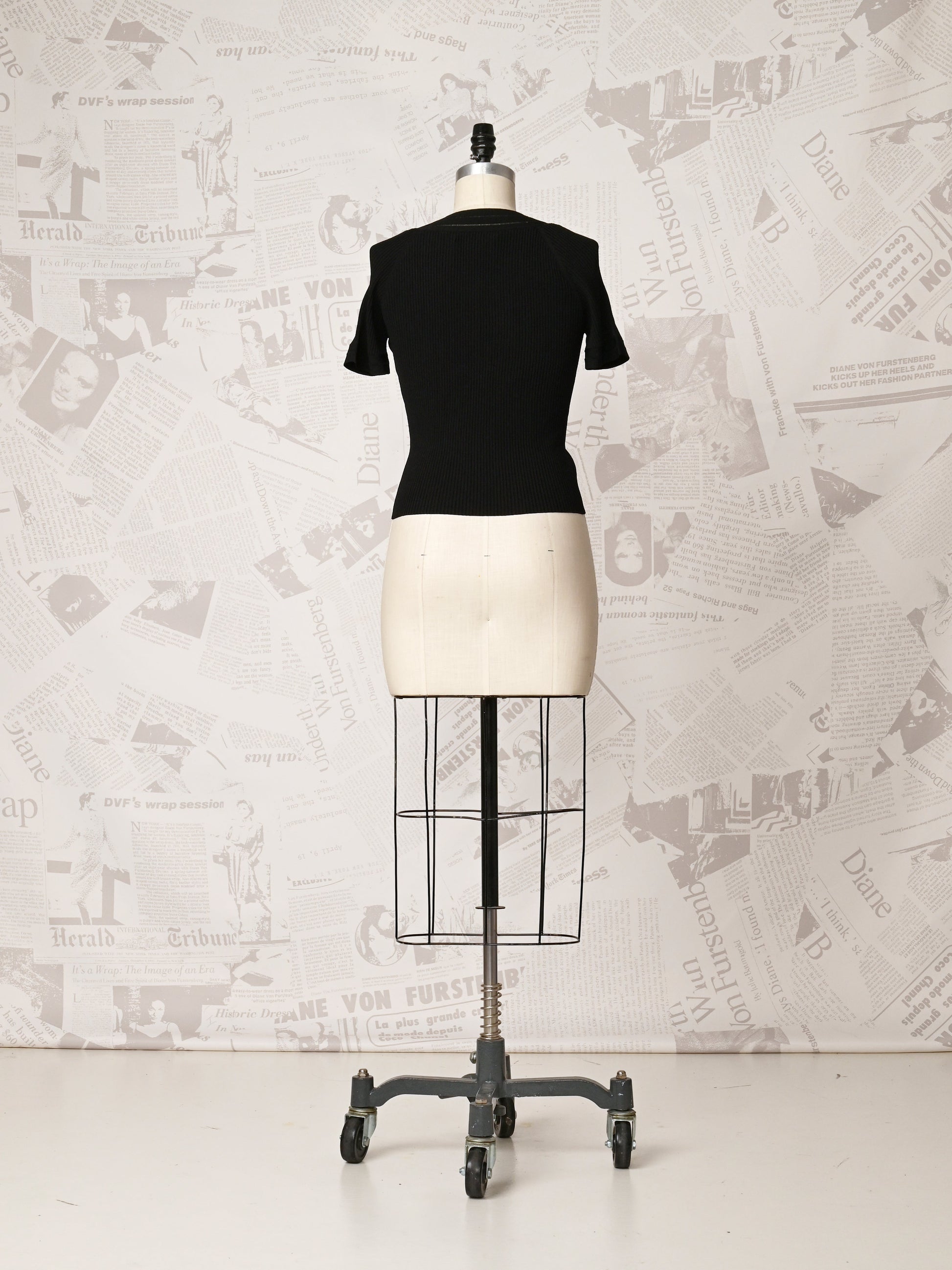 V-neck Black Knit Top - DVF Vintage