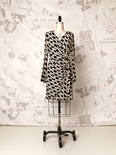 Black/ tan print